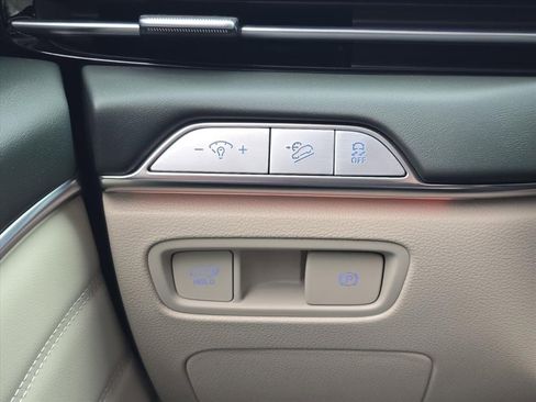 Used 2025 Genesis GV80 2.5T Prestige image 24