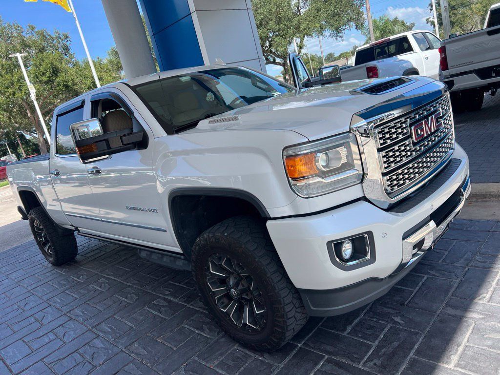 Used 2018 GMC Sierra 2500 Denali w/ Duramax Plus Package AWD/4WD image 1