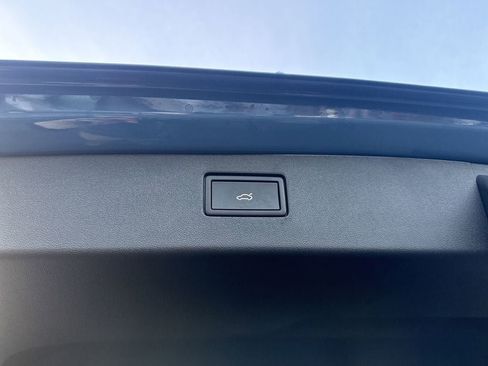 New 2026 Volkswagen Tiguan SE AWD/4WD image 43