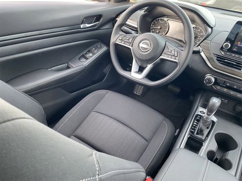 New 2025 Nissan Altima 2.5 SV image 15