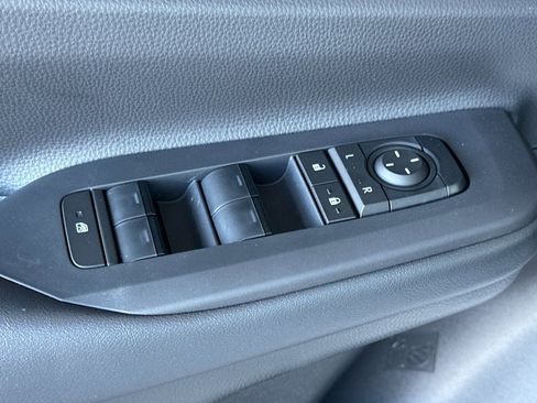 New 2026 Toyota Prius Plug-In Hybrid image 13