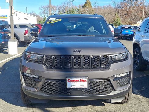 New 2025 Jeep Grand Cherokee Limited w/ Black Appearance Package image 2