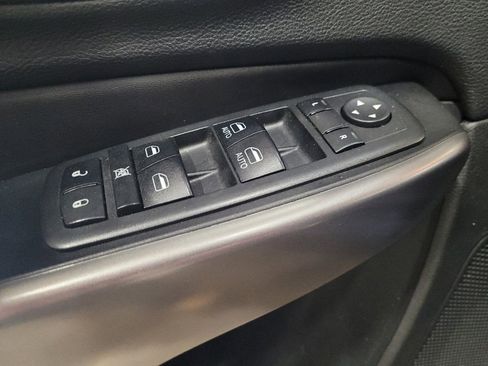 Used 2019 Jeep Cherokee Latitude Plus w/ Comfort/Convenience Group AWD/4WD image 27