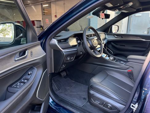 New 2026 Jeep Grand Cherokee L Limited AWD/4WD image 10