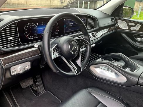 Used 2024 Mercedes-Benz GLS 450 4MATIC image 17