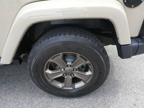 Used 2018 Jeep Wrangler Sport AWD/4WD image 28