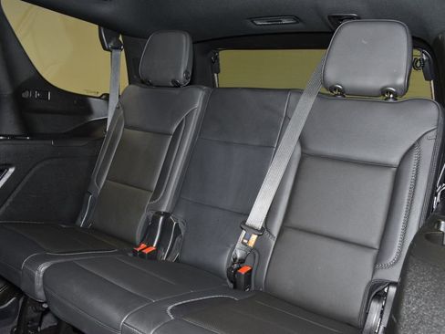 Used 2021 GMC Yukon Denali w/ Denali Premium Package image 30