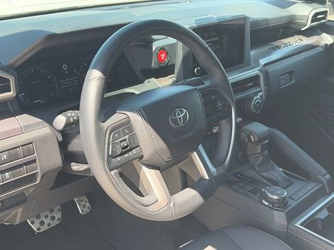 Used 2025 Toyota Tacoma TRD Sport image 15