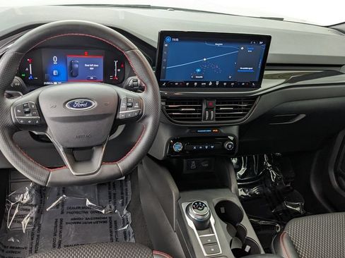 Certified 2024 Ford Escape ST-Line w/ Tech Pack #1 AWD/4WD image 3