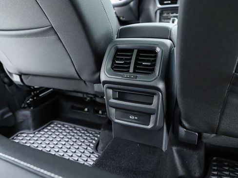 New 2025 Volkswagen Taos SEL image 78