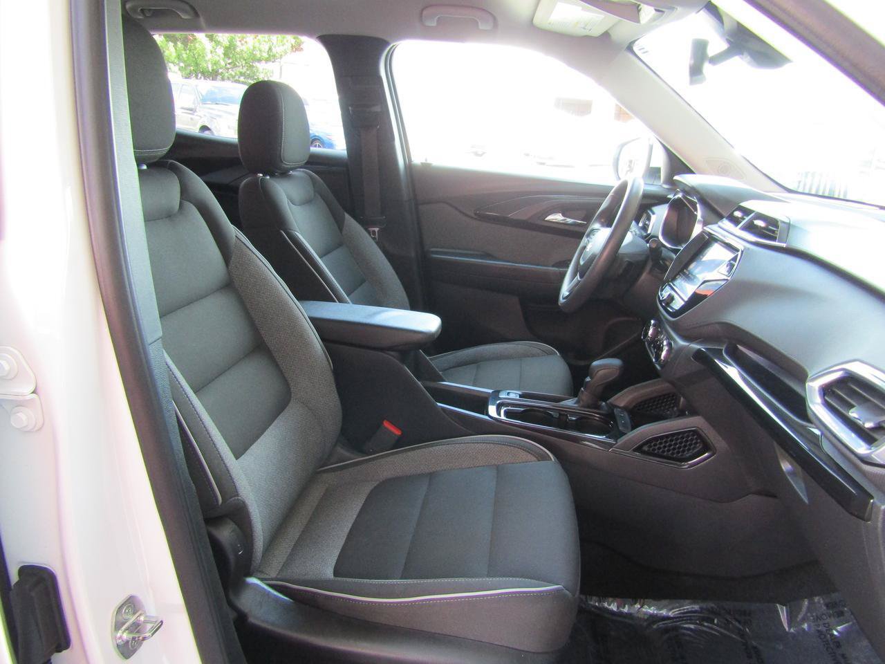 Used 2021 Chevrolet TrailBlazer LT w/ Convenience Package FWD image 11