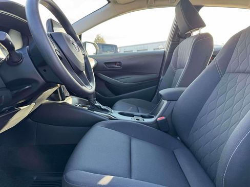 Used 2025 Toyota Corolla LE image 13