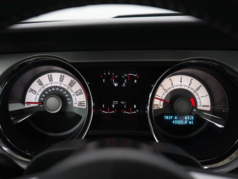 Used 2010 Ford Mustang GT Premium RWD image 19