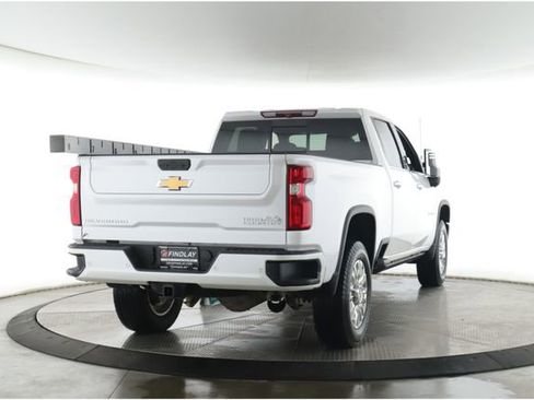 Used 2022 Chevrolet Silverado 2500 High Country w/ Safety Package II AWD/4WD image 7