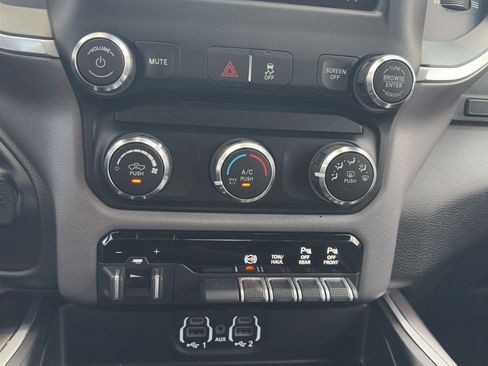 Used 2022 RAM 2500 Big Horn w/ Night Edition AWD/4WD image 18