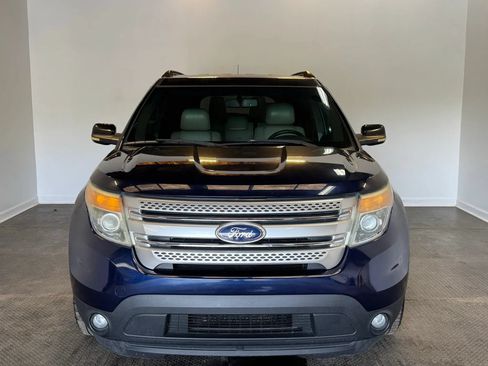 Used 2011 Ford Explorer XLT w/ 202A Rapid Spec Order Code FWD image 2