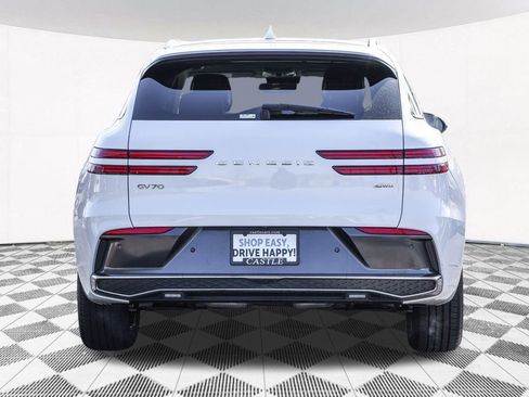 Used 2026 Genesis GV70 2.5T Select image 18