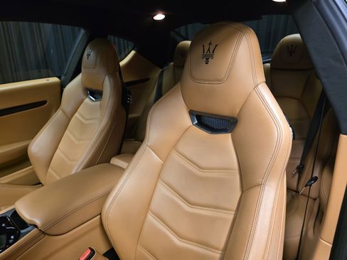 Used 2018 Maserati GranTurismo Sport image 18