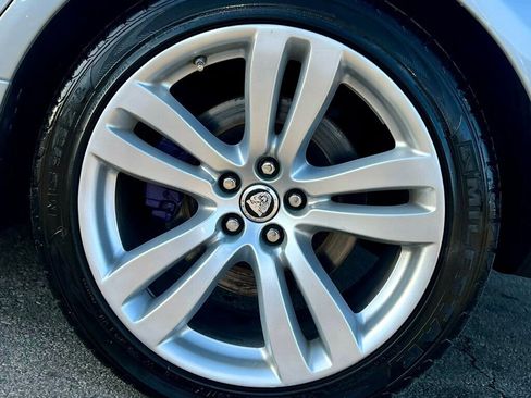 Used 2011 Jaguar XJ L image 32