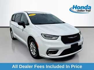Used 2024 Chrysler Pacifica Touring-L FWD video 1