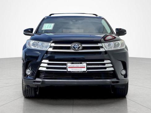 Certified 2018 Toyota Highlander XLE w/ Carpet Mat Package (TMS) image 8