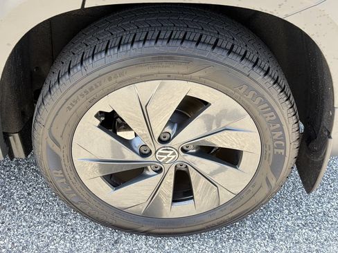 Certified 2025 Volkswagen Taos S FWD image 12