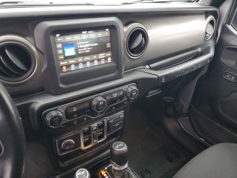 Used 2021 Jeep Wrangler Unlimited Willys image 18