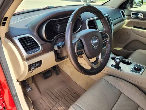 Used 2014 Jeep Grand Cherokee Overland w/ Advanced Technology Group AWD/4WD image 24