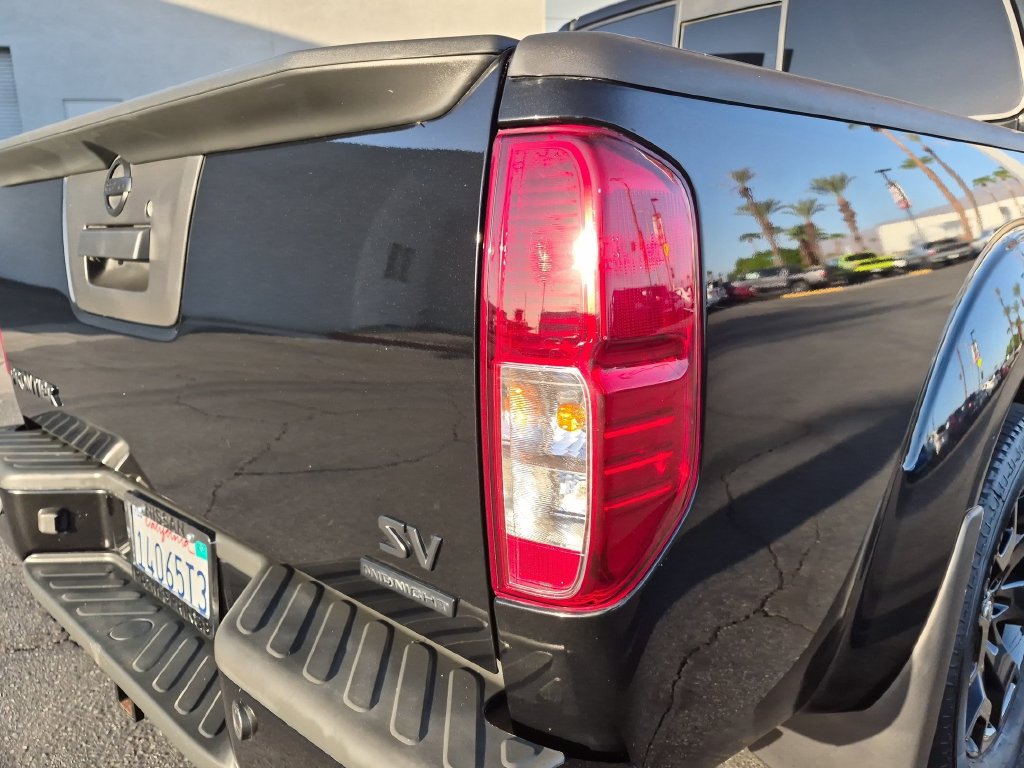 Used 2021 Nissan Frontier SV w/ Midnight Edition Floor Mats RWD image 11