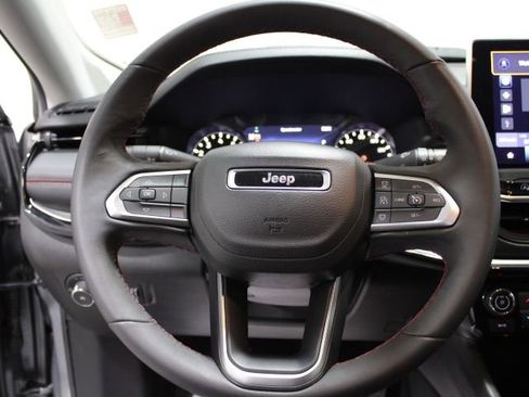 Used 2022 Jeep Compass Trailhawk image 35