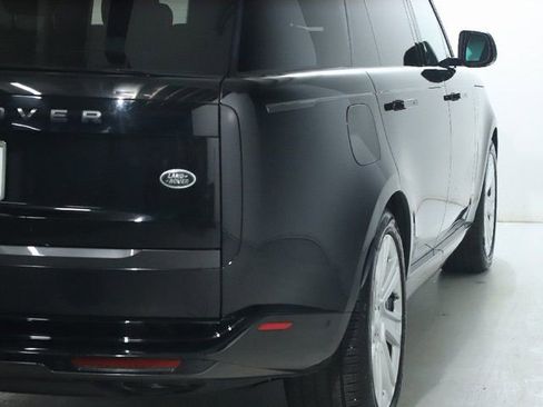 Used 2023 Land Rover Range Rover Long Wheelbase SE AWD/4WD image 8