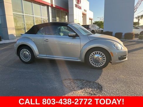 Used 2016 Volkswagen Beetle 1.8T S FWD image 2