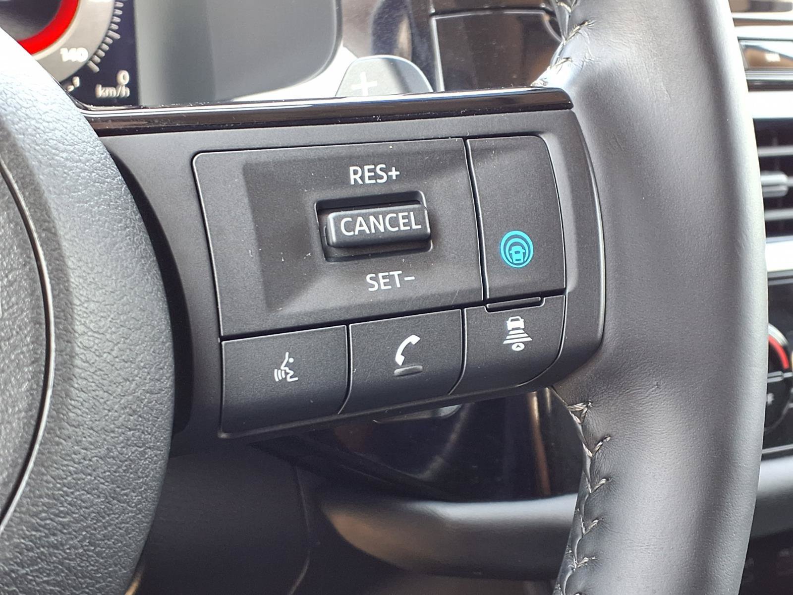 Used 2024 Nissan Pathfinder Platinum FWD image 24
