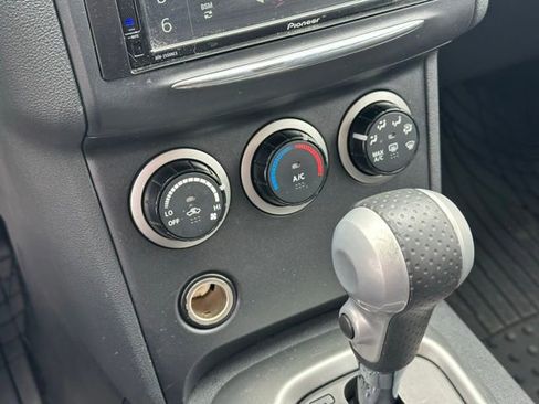 Used 2013 Nissan Rogue SV AWD/4WD image 10