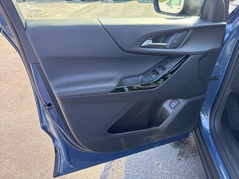 New 2026 Chevrolet Equinox LT w/ Convenience Package II image 13