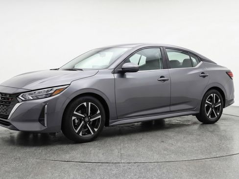 Used 2025 Nissan Sentra SV FWD image 3