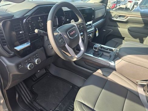 New 2026 GMC Sierra 1500 SLT image 18