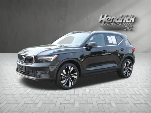 Used 2023 Volvo XC40 B5 Ultimate w/ Climate Package AWD/4WD image 5