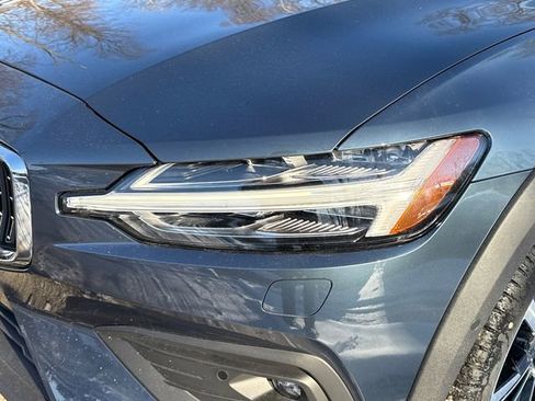 New 2026 Volvo V60 B5 Cross Country Ultra w/ Climate Package image 7