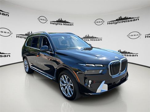 Used 2025 BMW X7 xDrive40i AWD/4WD image 10