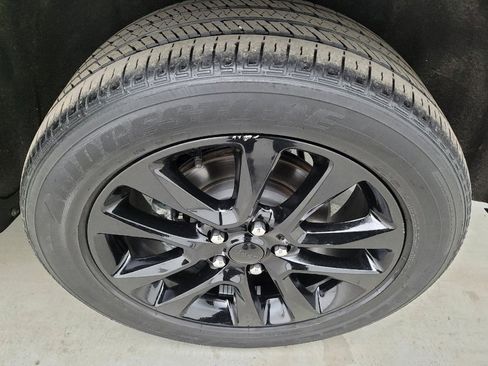 Used 2021 Jeep Grand Cherokee Laredo X image 31