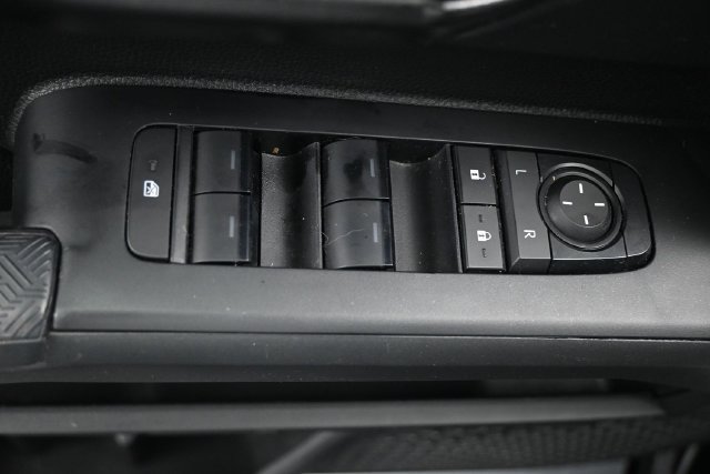 Used 2024 Toyota Tacoma SR5 AWD/4WD image 7