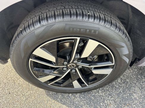 New 2026 Volvo XC60 B5 Plus w/ Protection Package Premier image 10