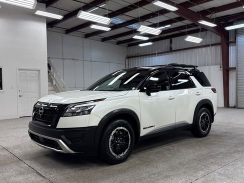 Used 2024 Nissan Pathfinder Rock Creek image 1