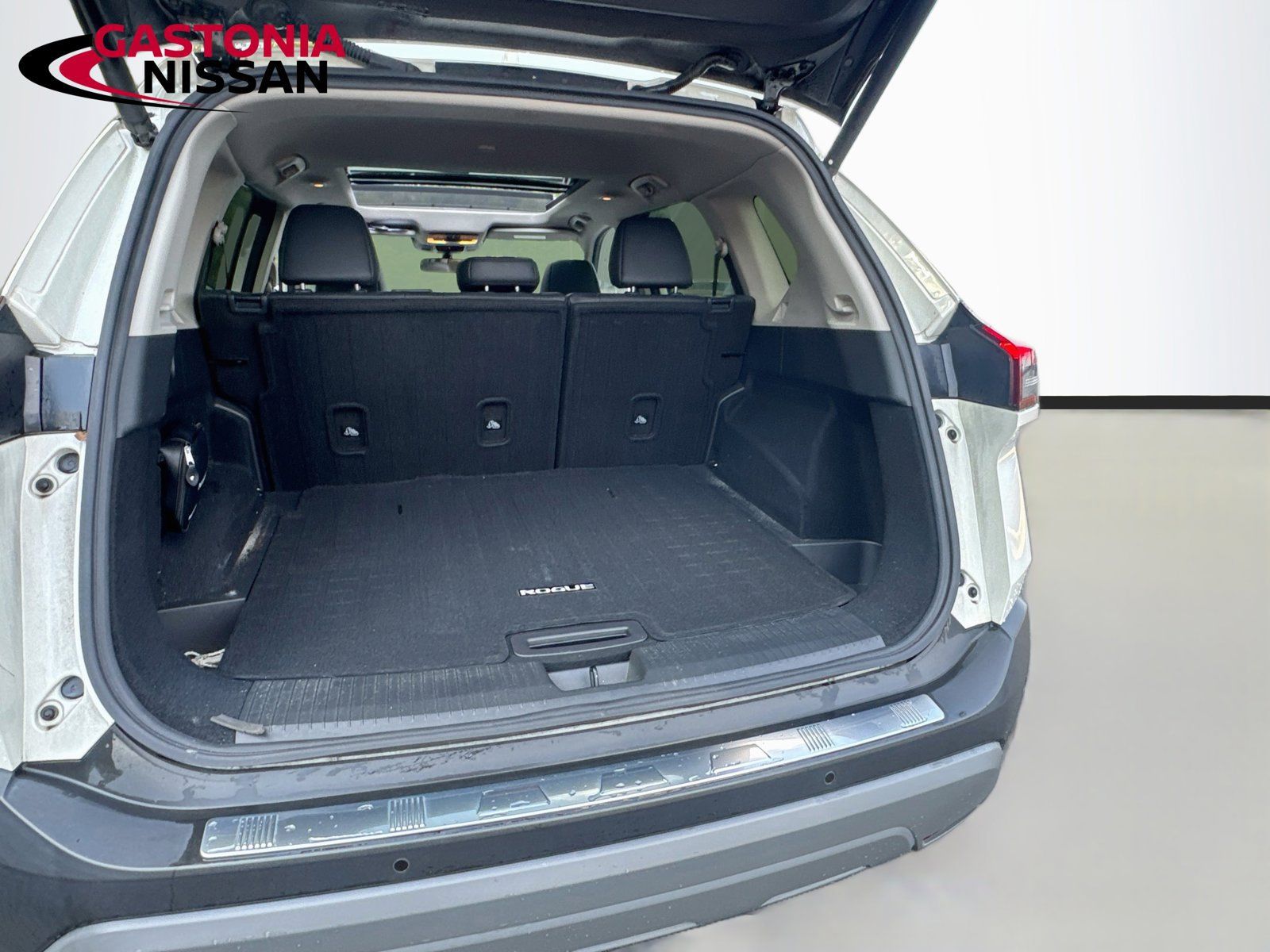 Used 2023 Nissan Rogue SV w/ SV Premium B Package AWD/4WD image 34