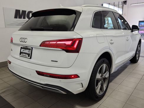 Used 2023 Audi Q5 2.0T Premium w/ Convenience Package image 4