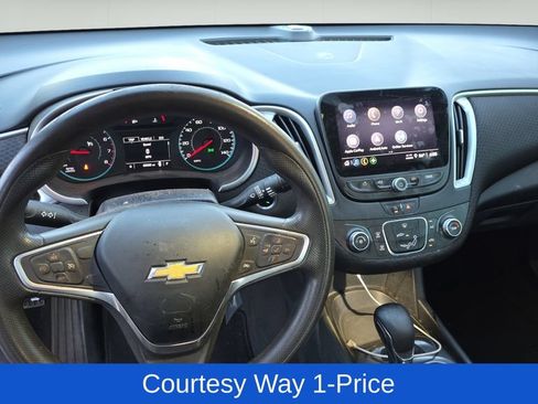 Used 2022 Chevrolet Malibu LS FWD image 12