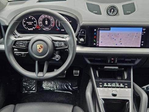 Used 2024 Porsche Cayenne S image 25