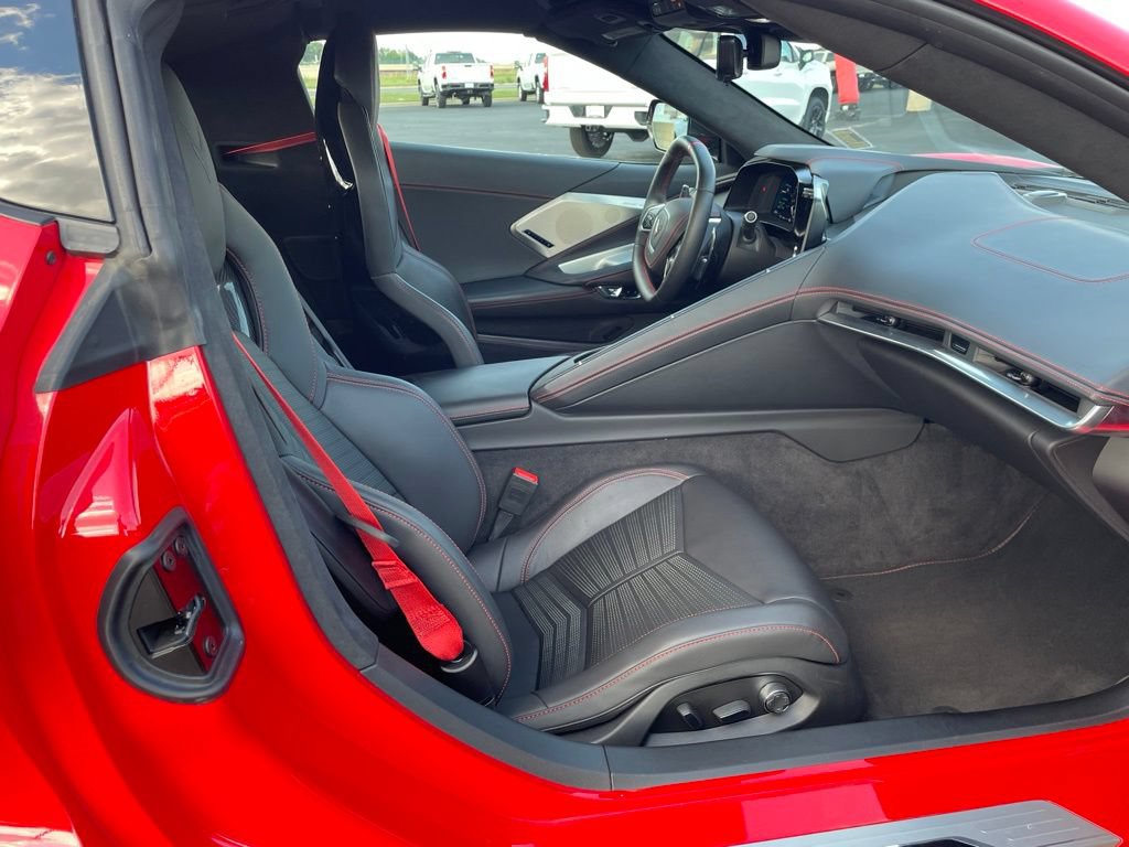 Used 2025 Chevrolet Corvette Stingray Premium Cpe w/ Z51 Performance Package RWD image 20