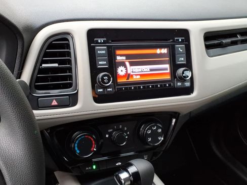 Used 2022 Honda HR-V LX image 21